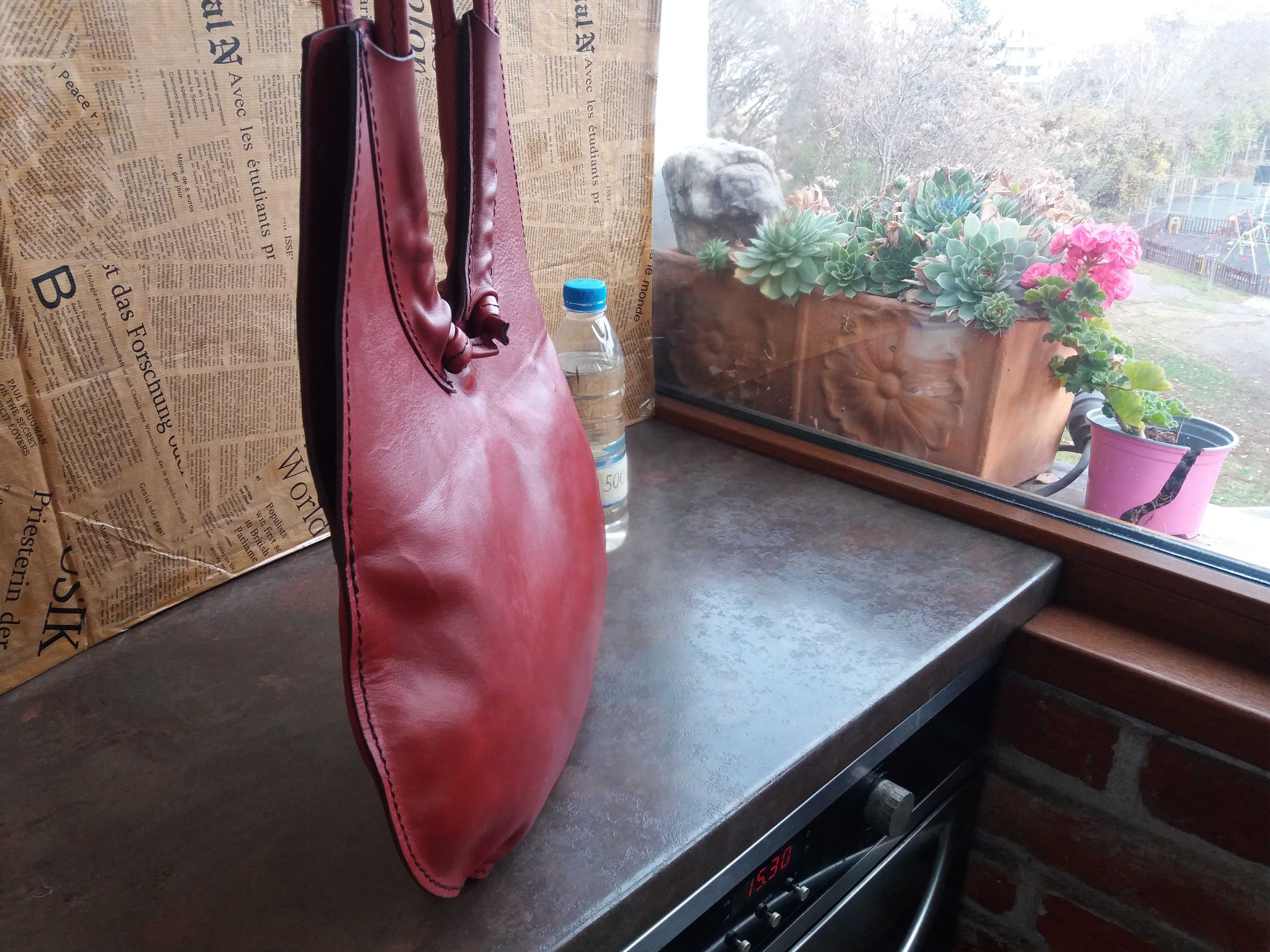 червена кожена чанта-естествена кожа