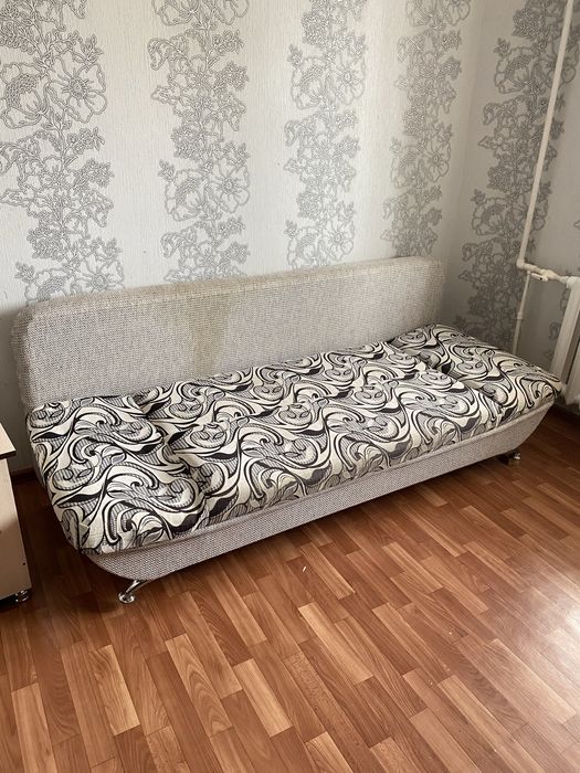 Отдаем диван бесплатно кому нужно забирайте