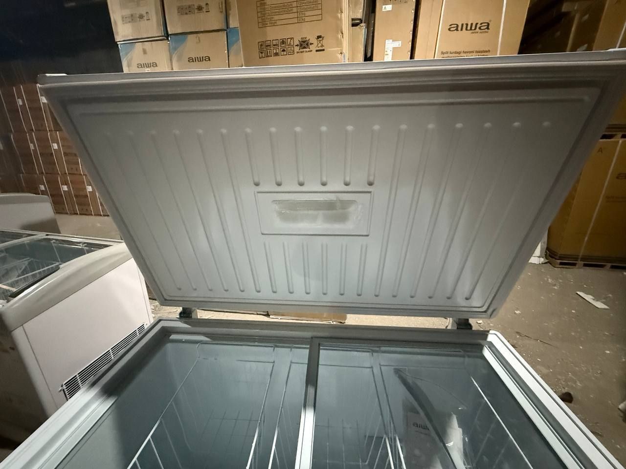 Морозилка  AIWA standing inverter