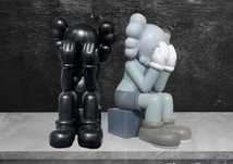 Фигурки KAWS в размер 28,37см