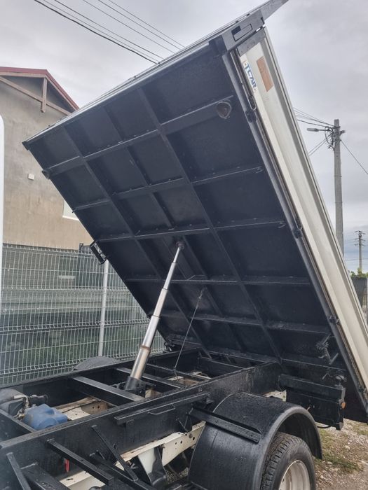 Vând Ford  basculabil 6 locuri bena 2.30/3.20