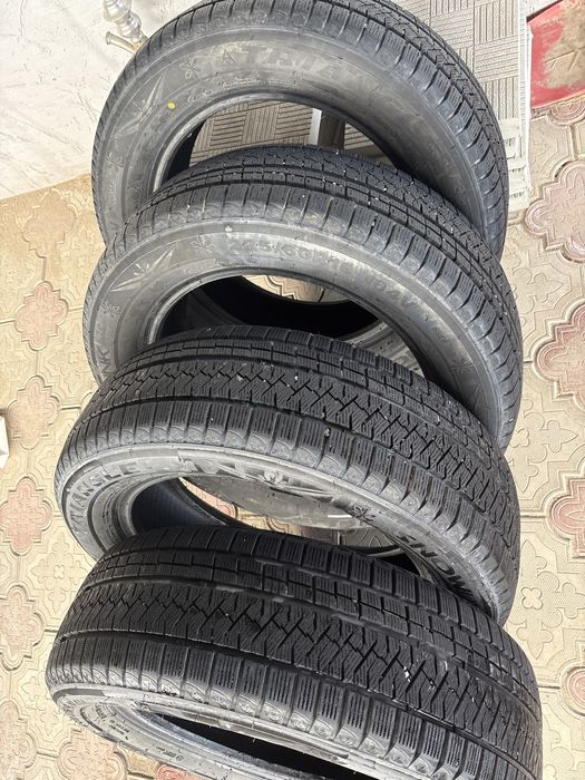 Продаю шины 225/60/18 комплект Зимний