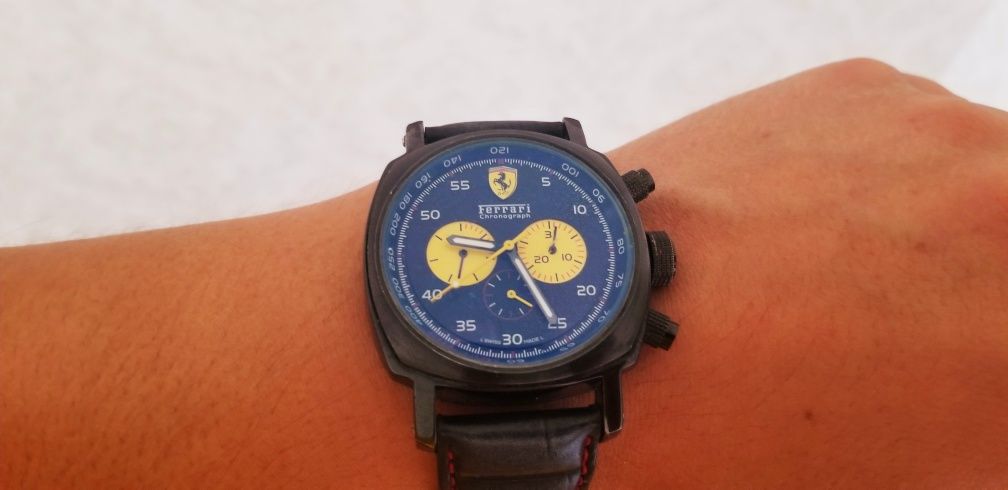 Стильные часы для мужчин Ferrari Panerai