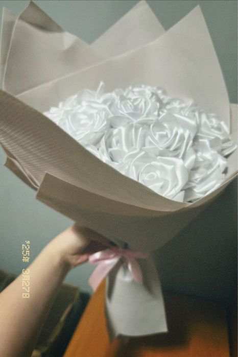 букет атласных роз