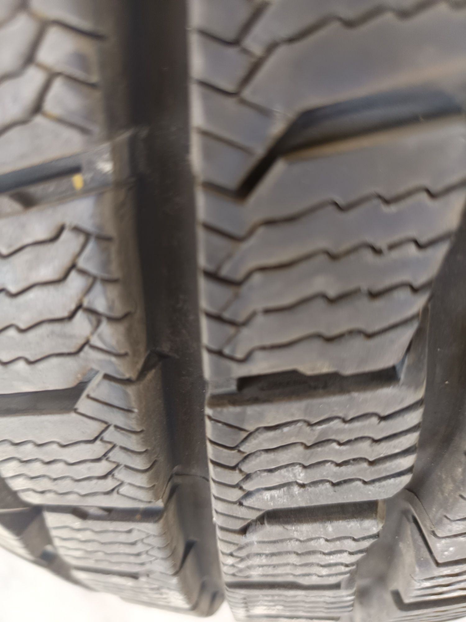 2бр.Зимни гуми 215/75/16-KUMHO dot3223