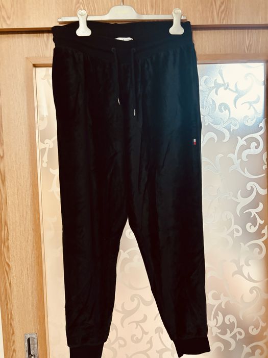 Pantaloni de catifea Tommy Hilfiger marimea M