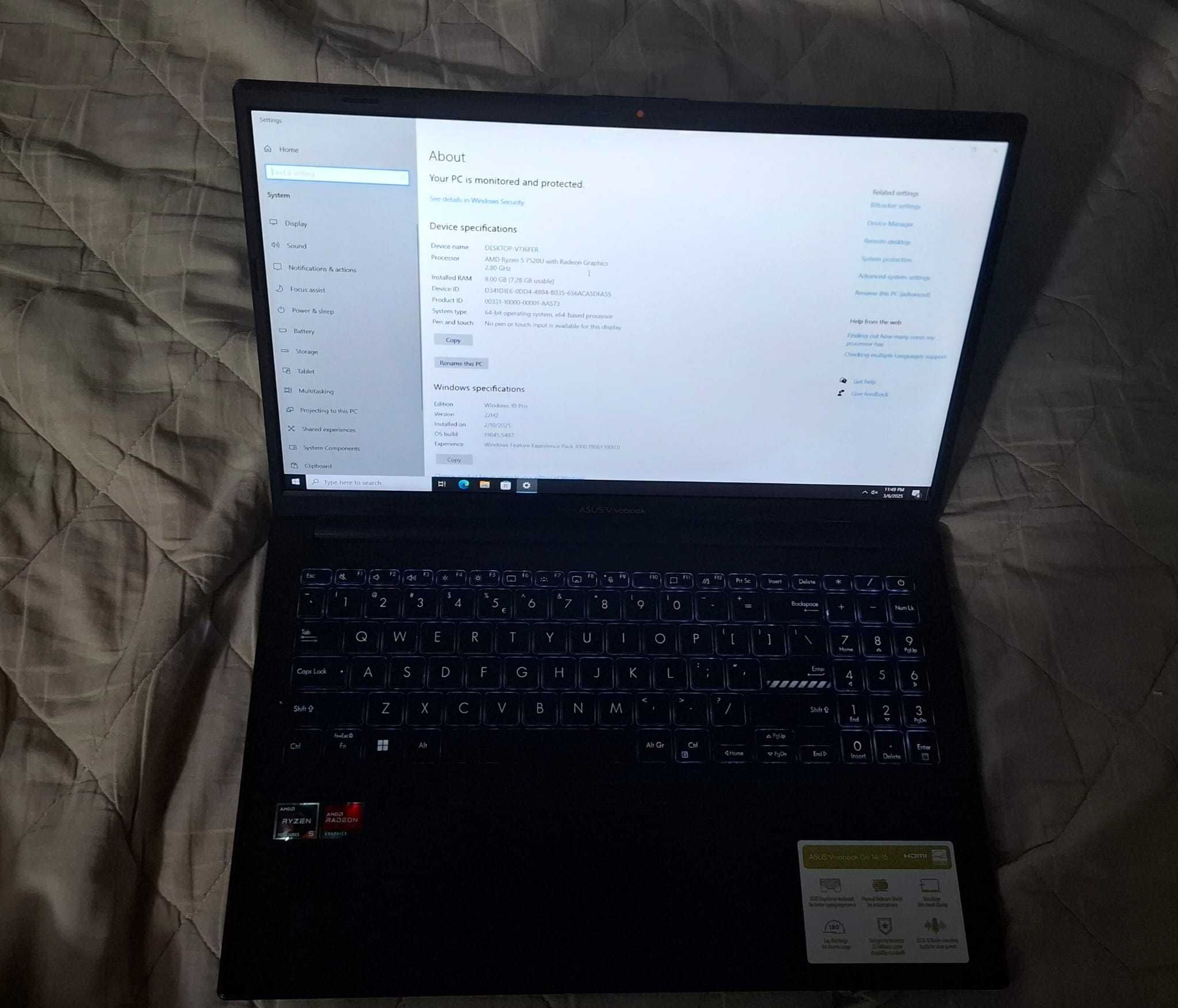 Laptop Asus Vivobook 15 Ryzen 5 7520U