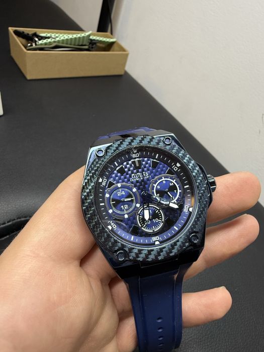 Ceas Guess Legacy Blue Dial, in stare foarte buna.