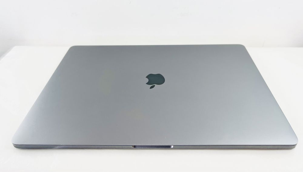 Macbook Pro 15 inch 2016 i7 16RAM 512GB Space Gray Гаранция!