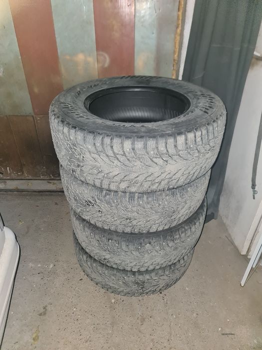 Продам зимнюю резину 265/65/r17 шипованная