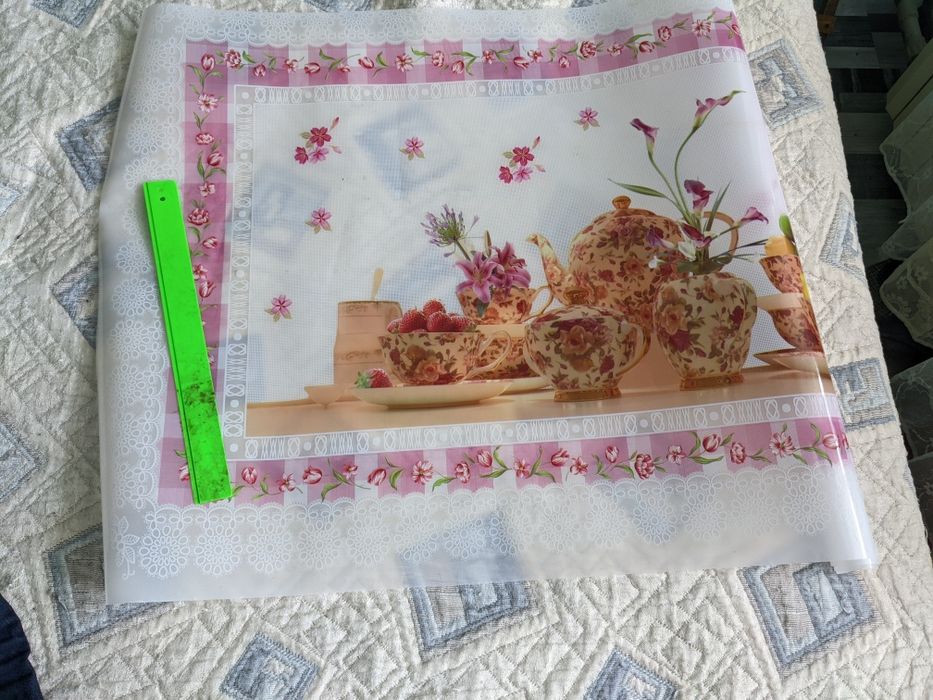 Скатерть пластиковая 58*95 см