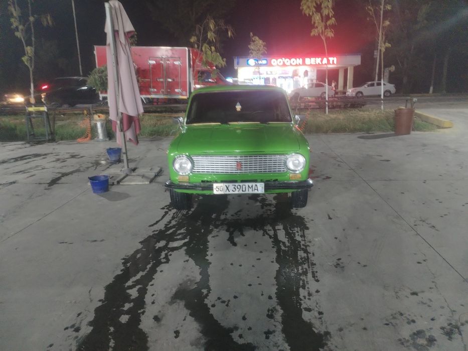 Vaz 2101 sotiladi