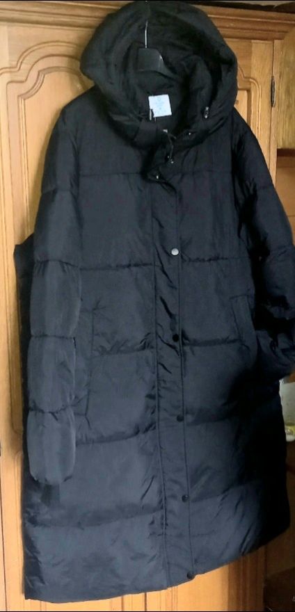 Jacheta neagră ,lunga  de dama pentru iarna,