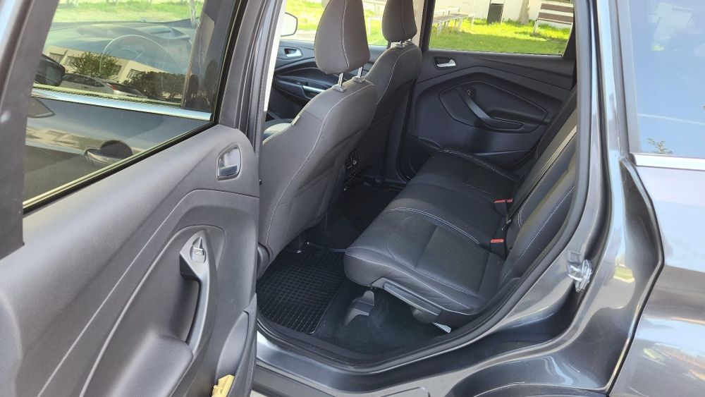 DE VÂNZARE FORD KUGA SUV .Motor 1.5,cai putere 150,