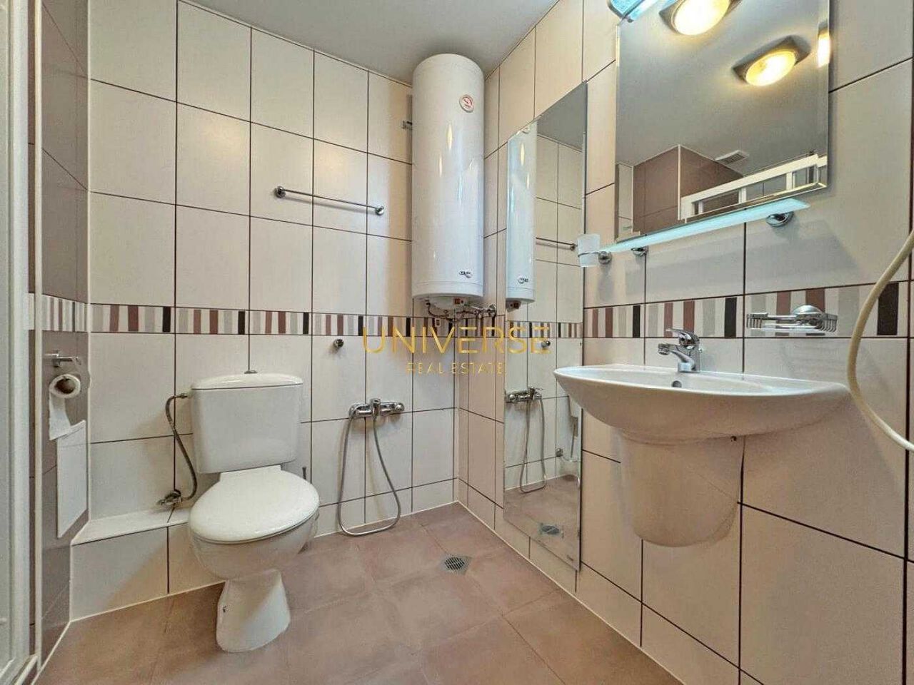 Продава се Четиристаен апартамент в Поморие - 203 кв.м за 1010 €/кв.м - Снимка #16