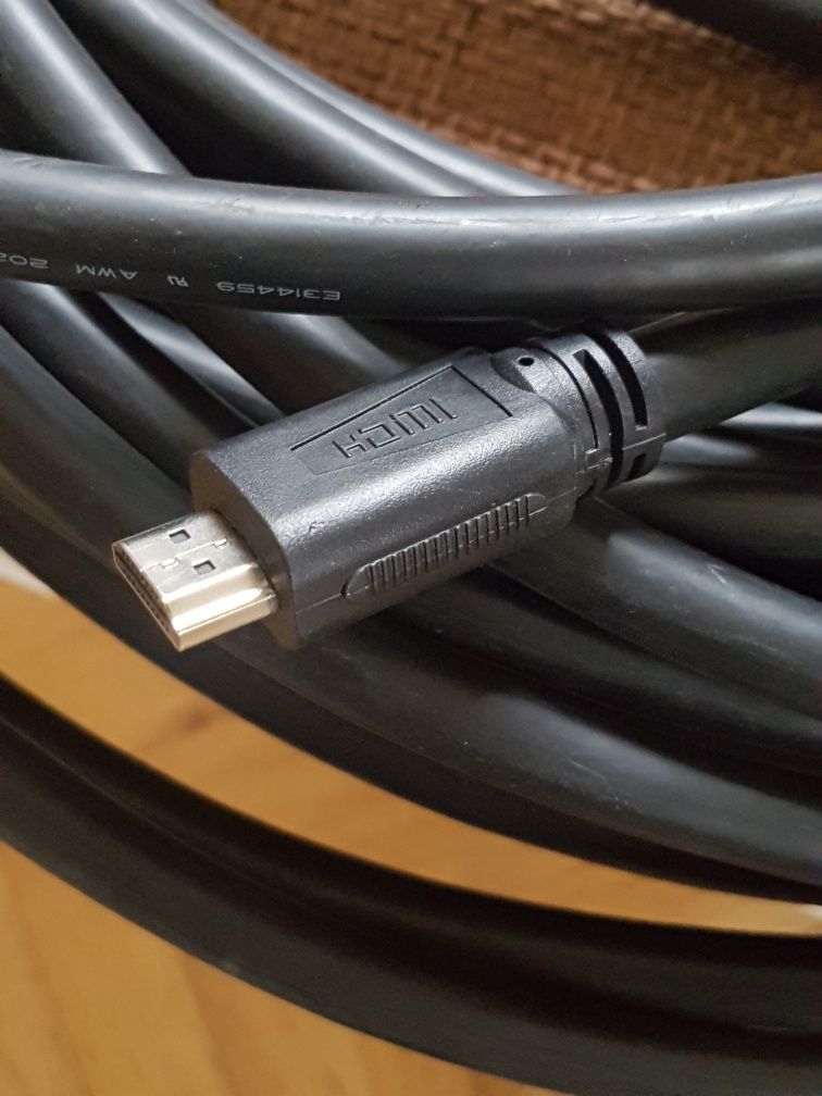 HDMI кабел  20 метра. Цвят черен.