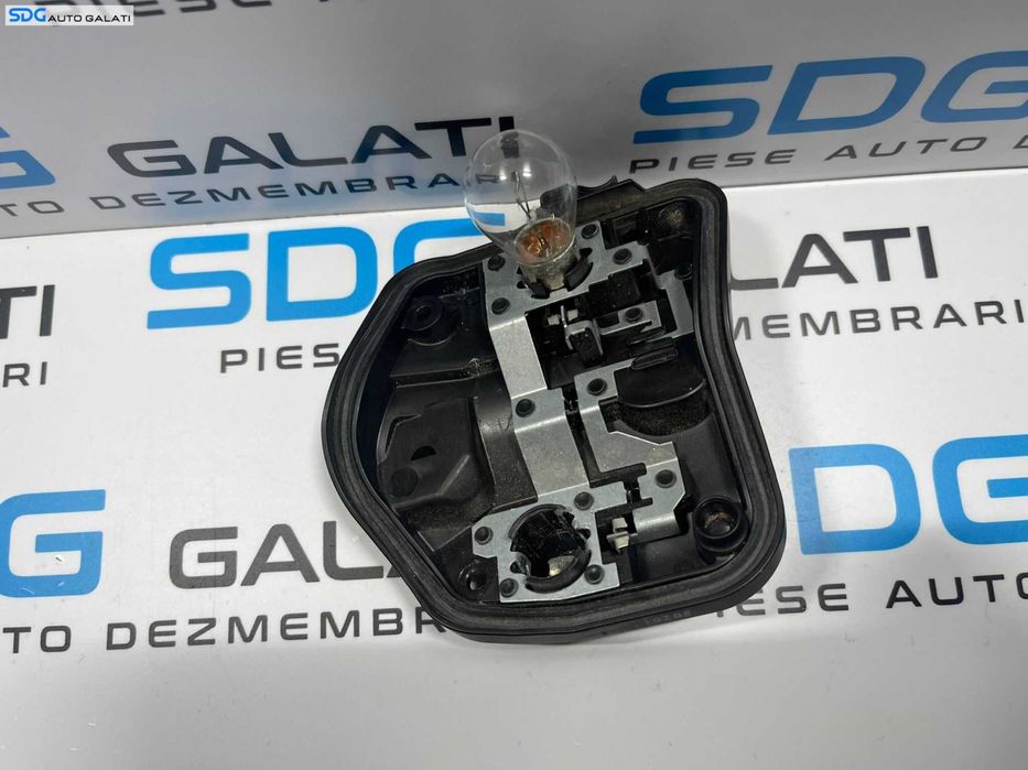 Soclu Suport Bec Becuri de la Stop Lampa Tripla Stanga de pe Aripa Caroserie Audi A4 B8 Berlina Sedan 2008 - 2015 Cod 166963