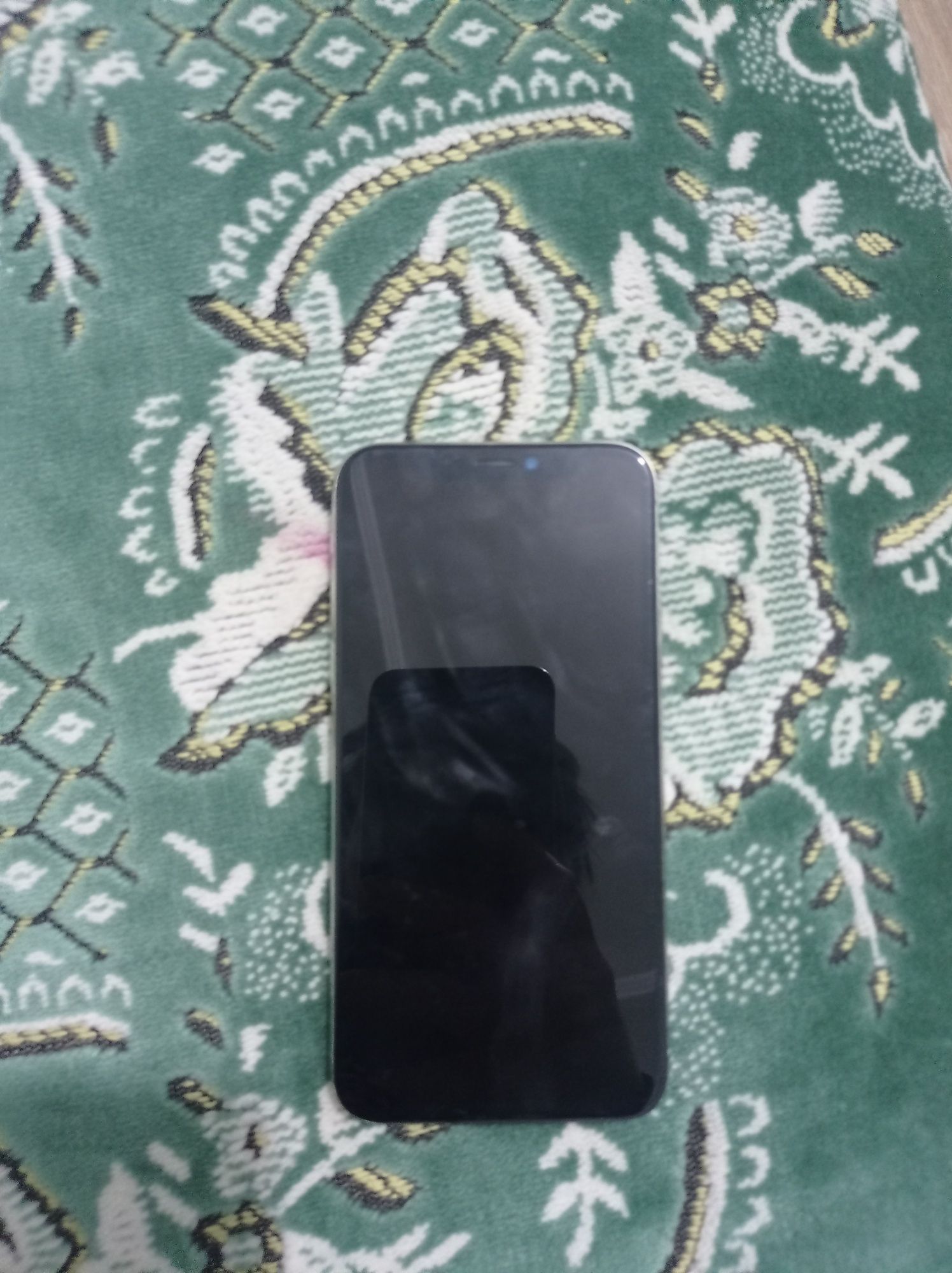 iPhone Xs продам