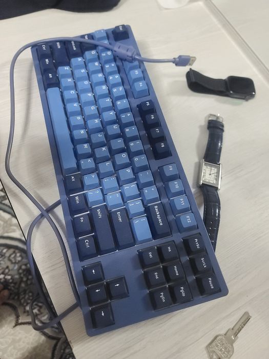 Akko klavyatura sotiladi 3087 v2