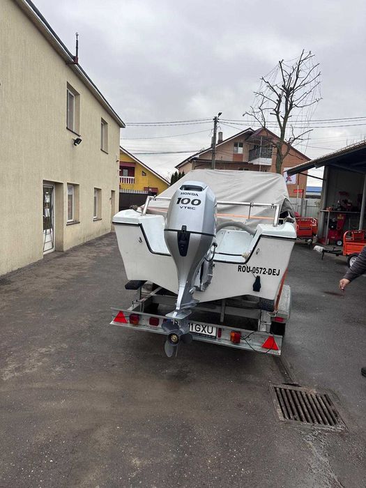 Barcă CRANCHI FLASH 5m + motor HONDA 100CP nou