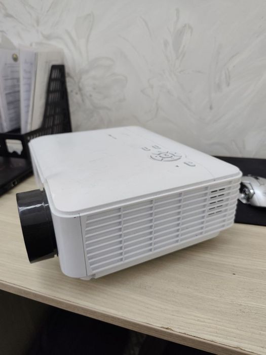 Mini LED Proyektor sotiladi