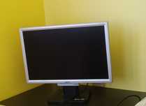 3 бр. Монитори за компютър LG, ASER, HP