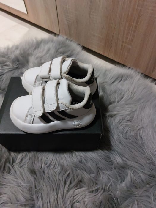 Бебешки Adidas 23.5