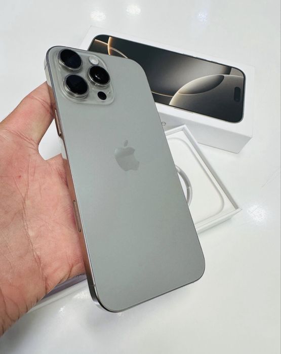 iPhone 16 Pro Max | Natural Titanium | 256 GB | 100%