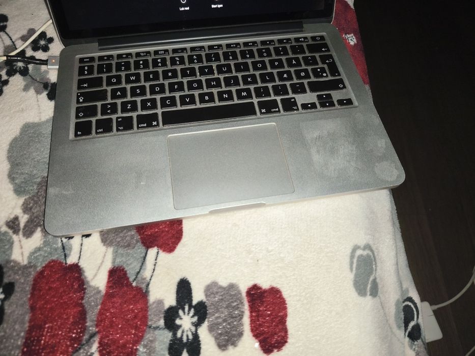 Vând MacBook pro 2015