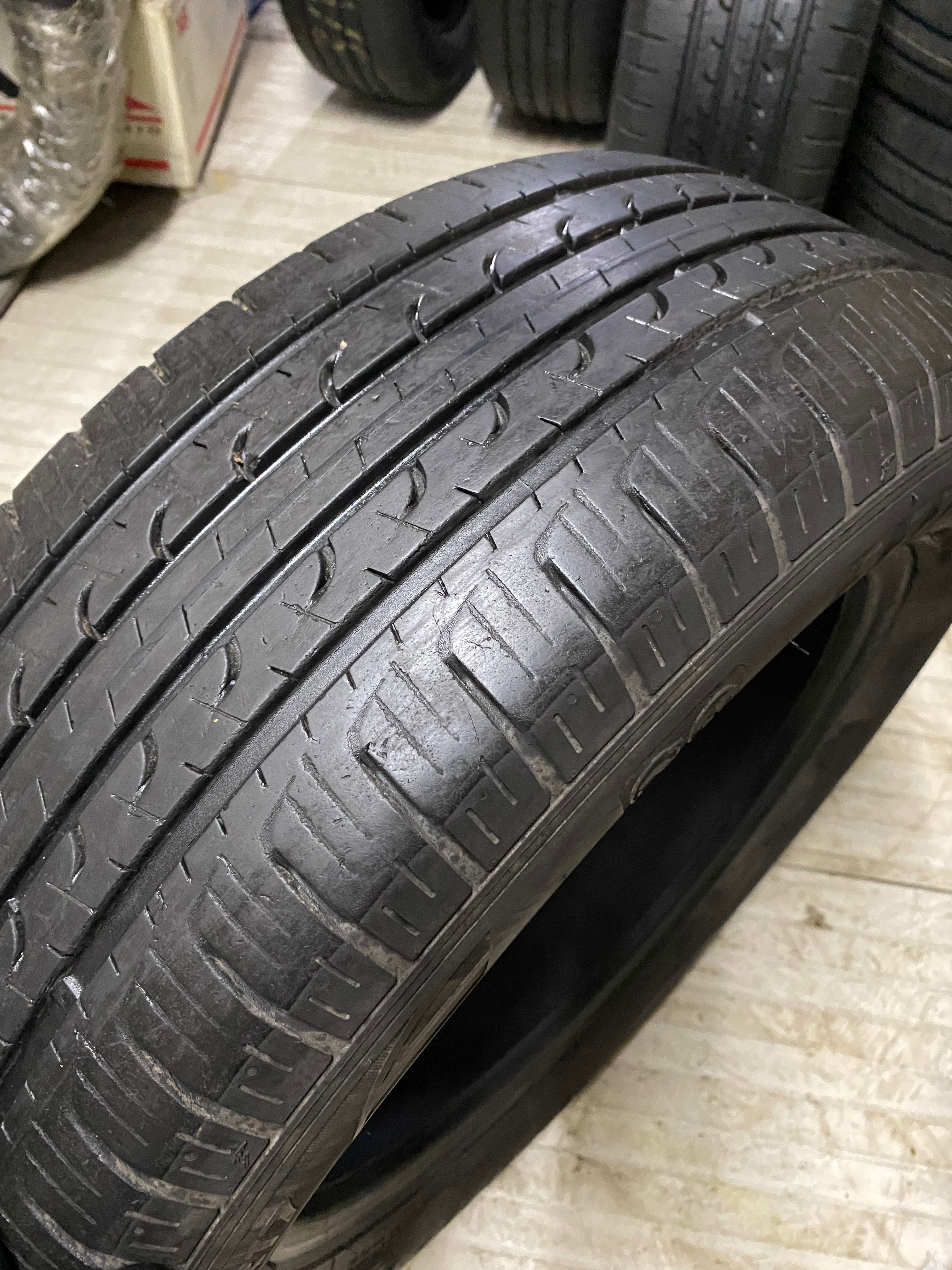 215/60/17 Goodyear efficient grip SUV