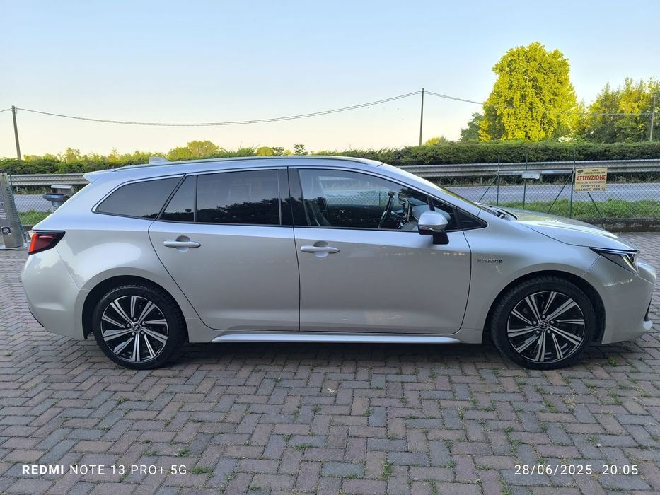 Toyota Corolla 1.8 HYBRID 2021