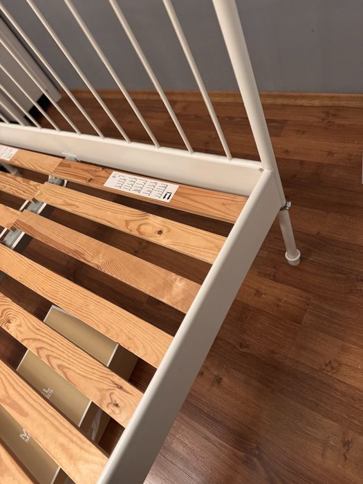 Vand pat de fier Ikea, culoare alb, 160x200