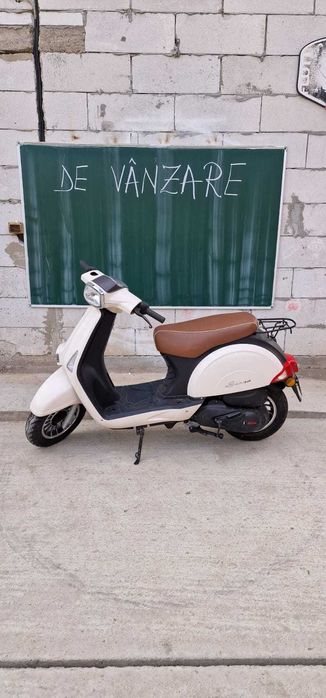 Scutere de vânzare