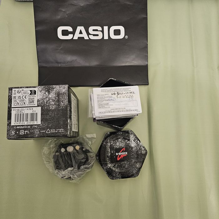 Часовник casio G-shock  GG- В 100