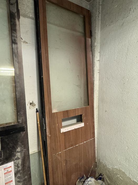 Geam blindat cu ghiseu pt. amanet/casa de schimb valutar