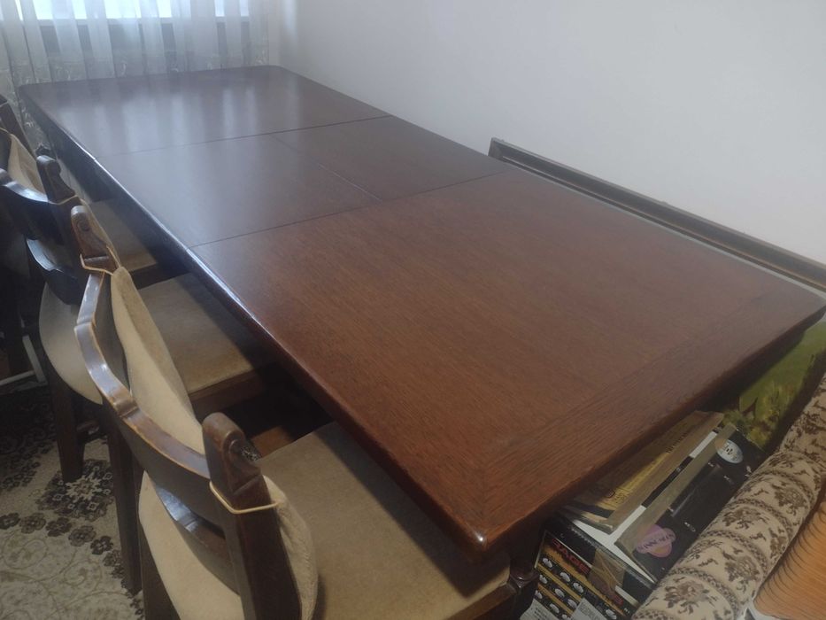 Masa extensibila din lemn masiv cu 6 scaune