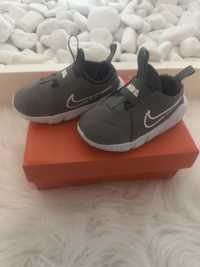 Adidasi Nike 23,5