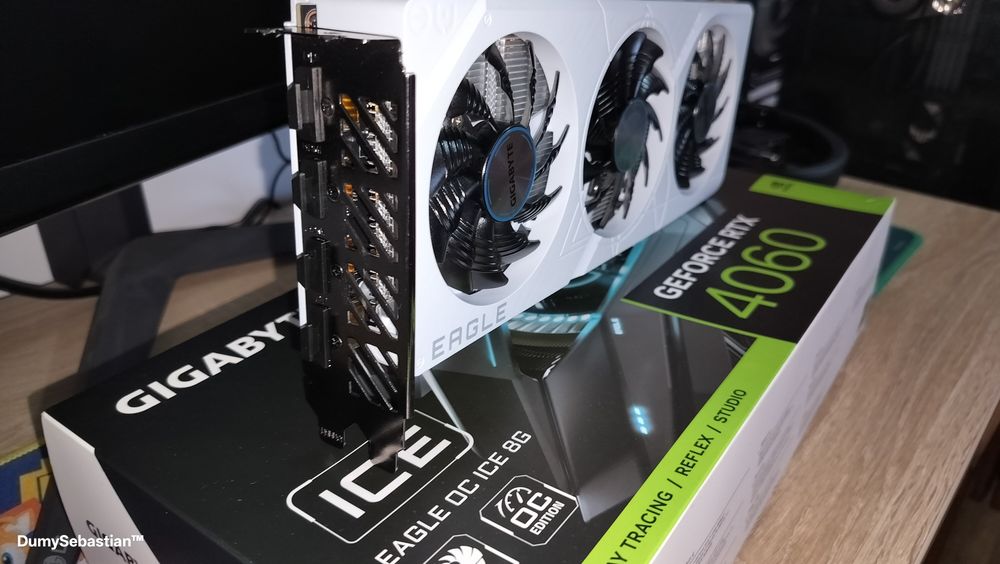 RTX 4060 8GB Gigabyte Eagle OC ICE Noua