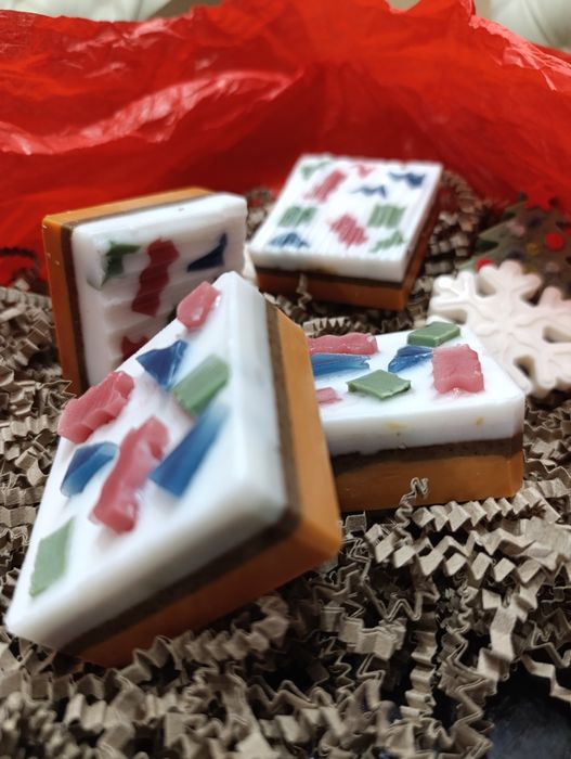 Натурални ръчно изработени сапуни с козе мляко