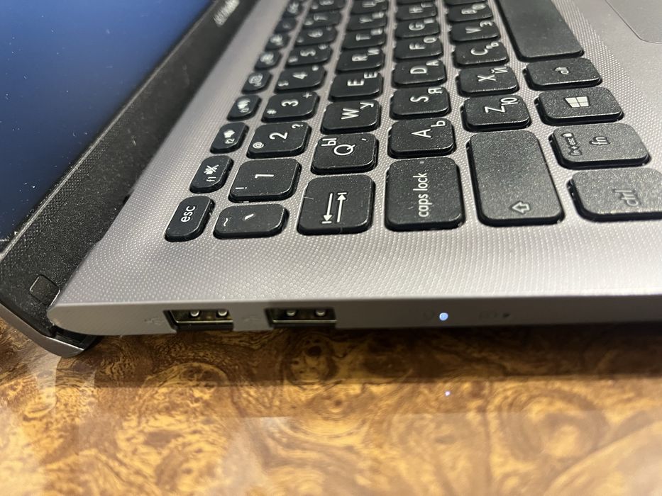 ASUS VivoBook 15 X512A - ОТЛИЧЕН