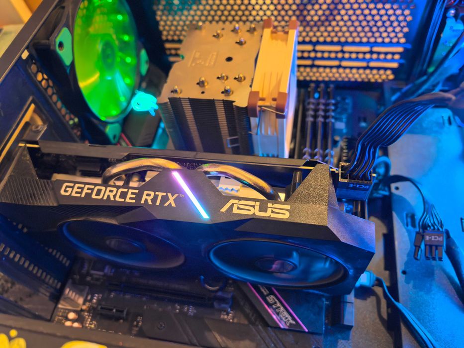 Видеокарта Asus RTX 2060 Dual EVO 6GB в отлично състояние с кутия!