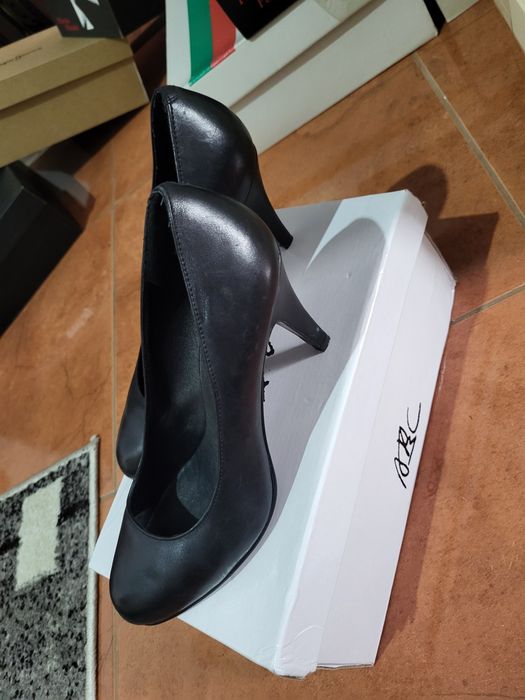 Vând pantofi damă piele naturală