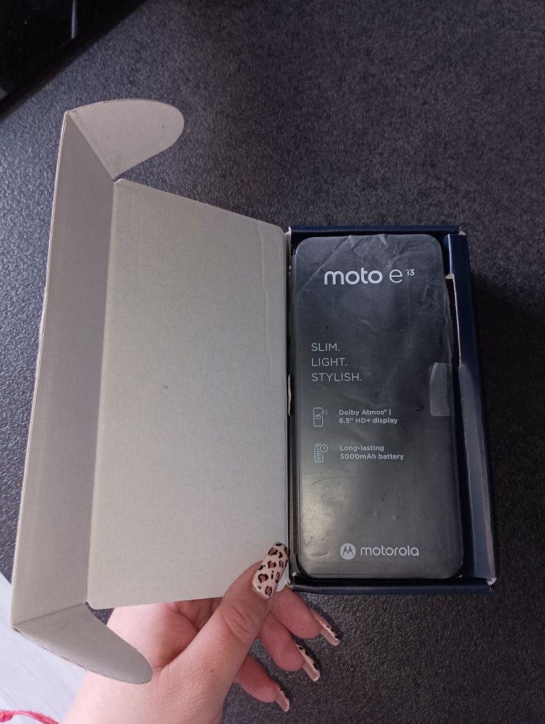 Motorola E13 64GB.