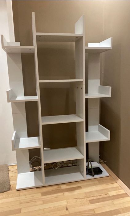 Библиотека / етажерка