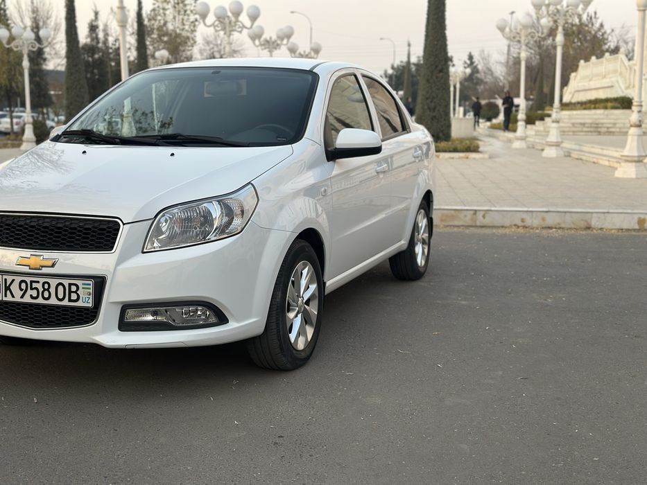 Nexia 3 sotiladi 2020 yil tozza kiraska 54000 km