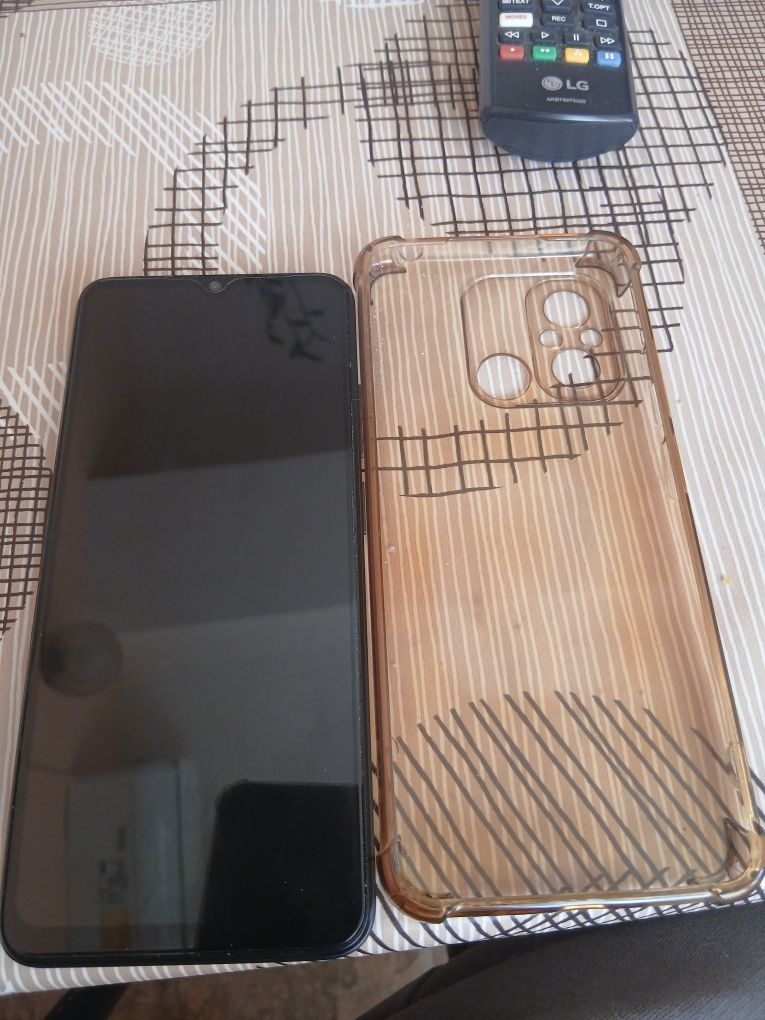 Продавам REDMI12 C