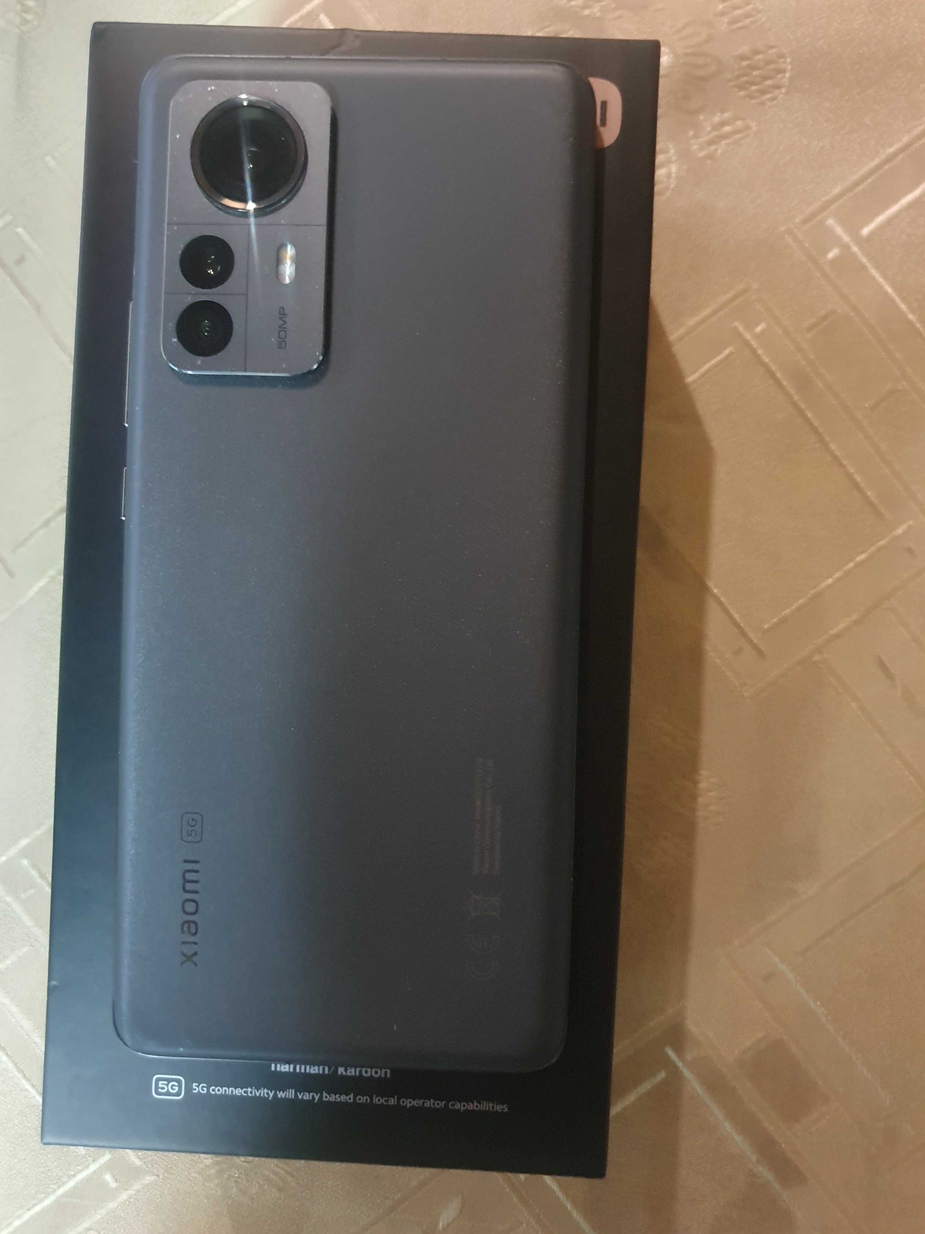 Xiaomi 12 pro 5G.