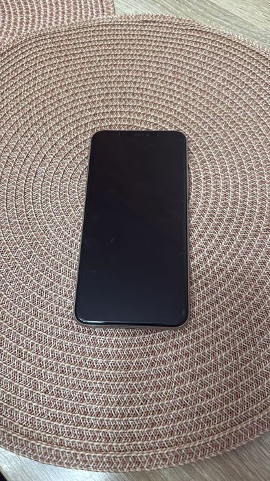 iPhone 11 Pro Max, în stare foarte bună