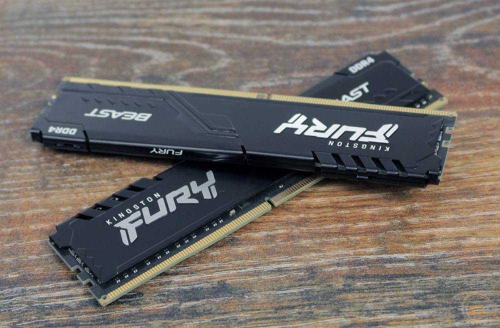 ОЗУ Kingston Fury 16GB (2×8GB) DDR4 — отличное состояние (Цена за обе)