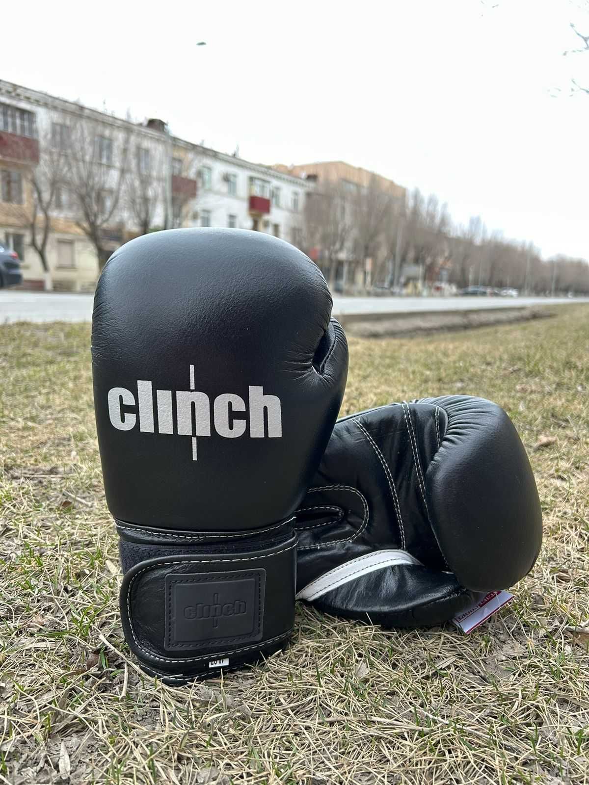 Боксерские перчатки Clinch размеры 10,12,14,16